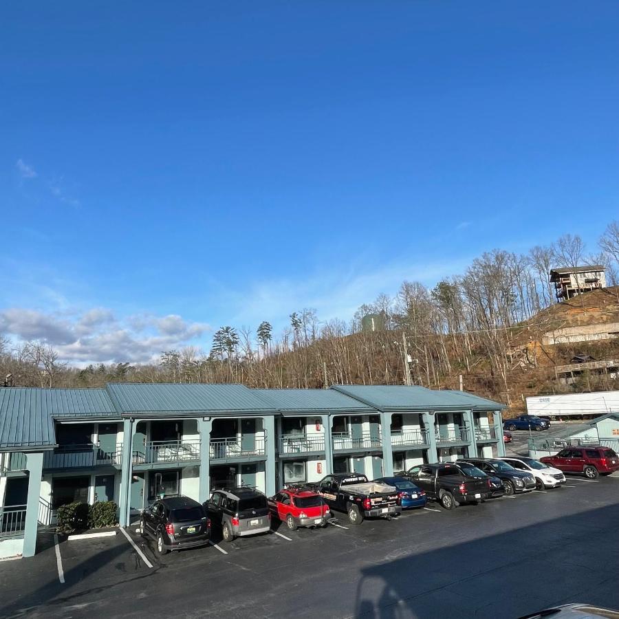 Country Town N' Suites Gatlinburg Exterior photo