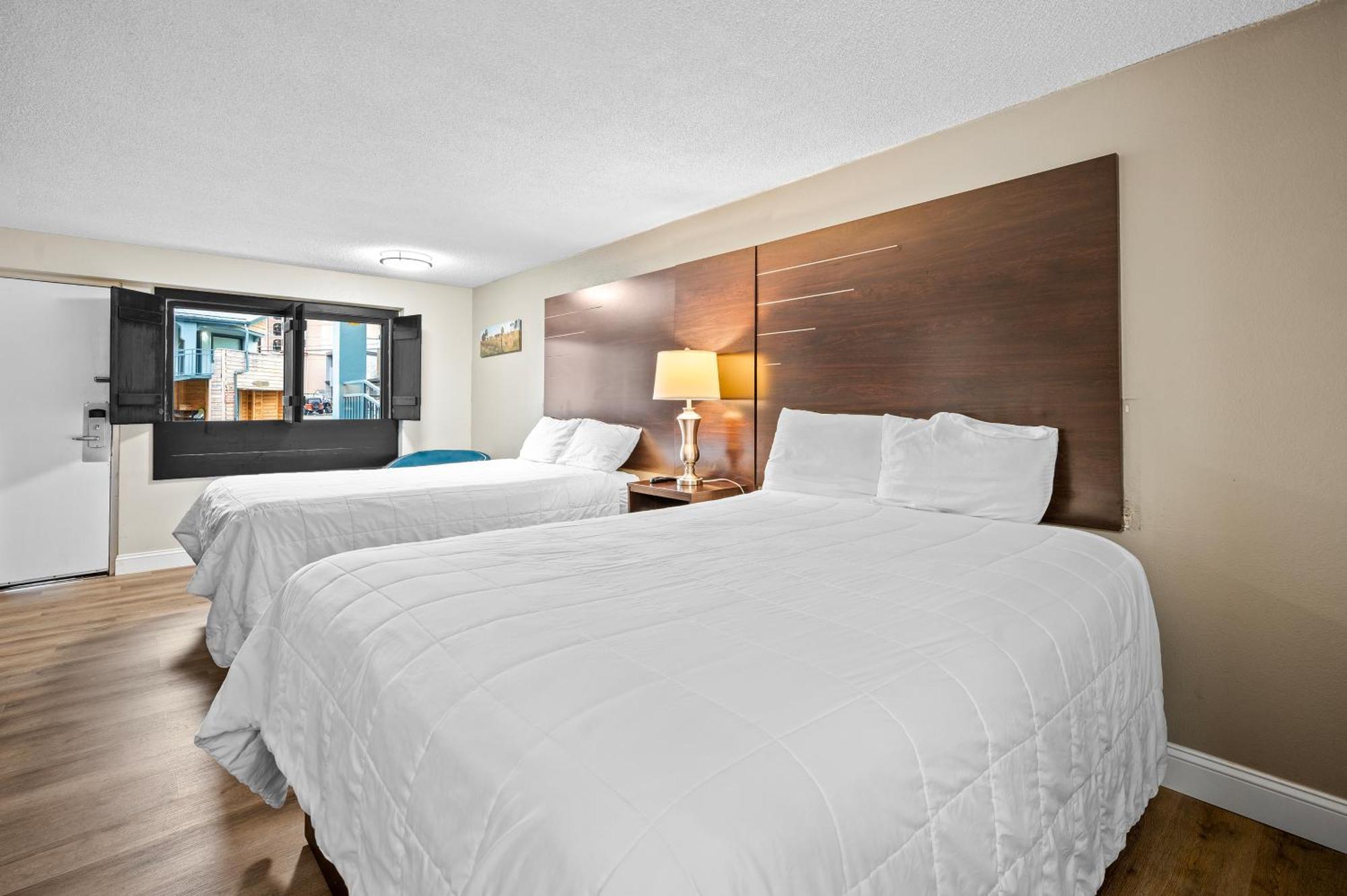Country Town N' Suites Gatlinburg Exterior photo